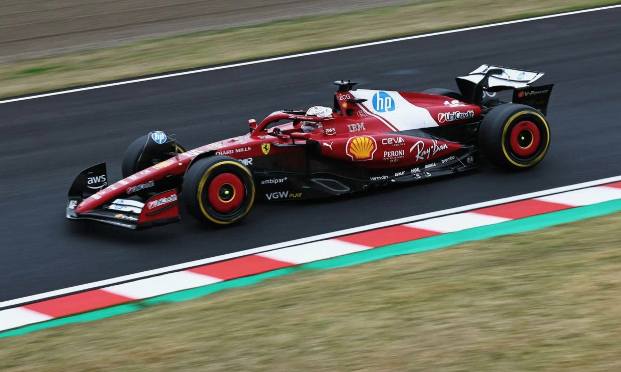 威廉姆斯险胜雷诺车队，勒克莱尔点燃赛场