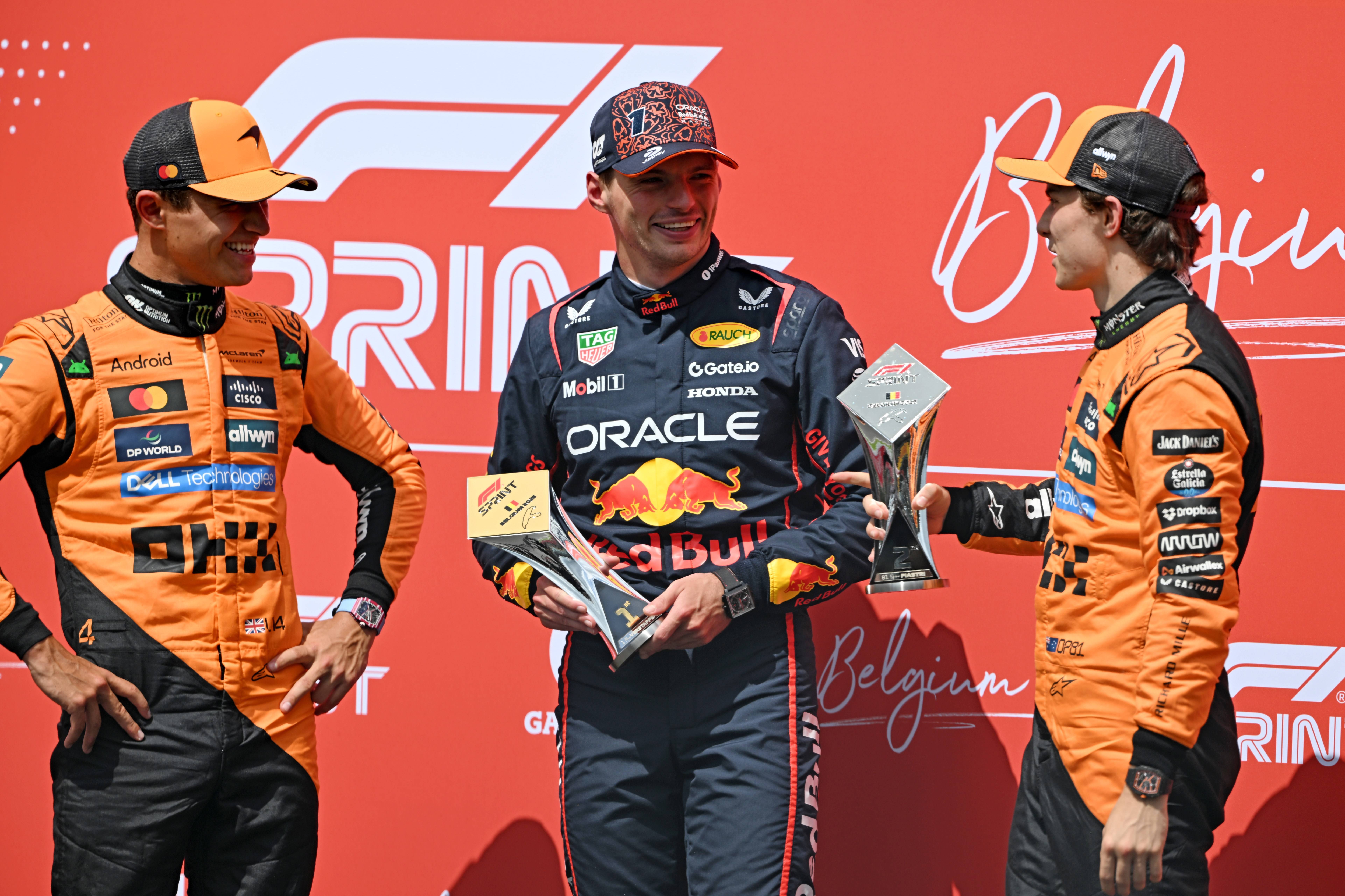 雷诺车队鏖战威廉姆斯,维斯塔潘高光表现 雷诺车队鏖战威廉姆斯,维斯塔潘高光表现