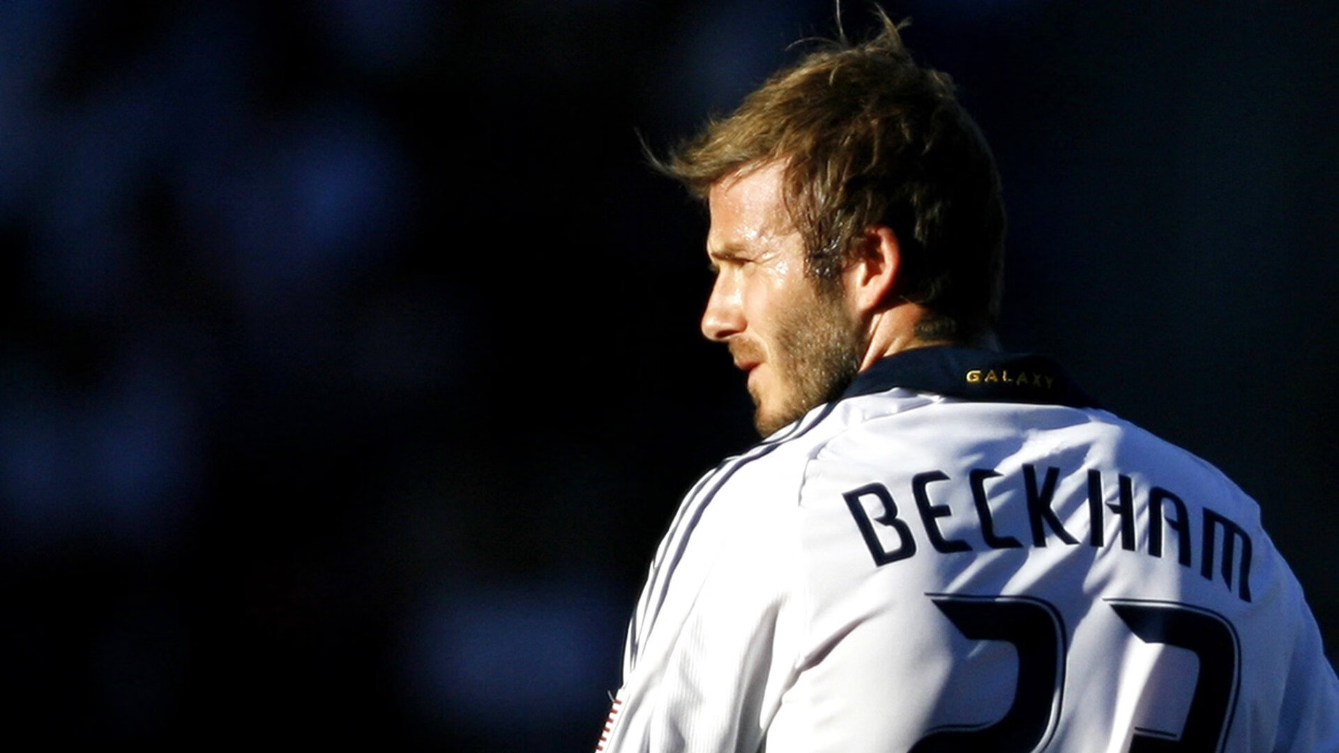 西决生死战焦点战,灰熊鏖战北京队,一场跨越时空的篮球想象