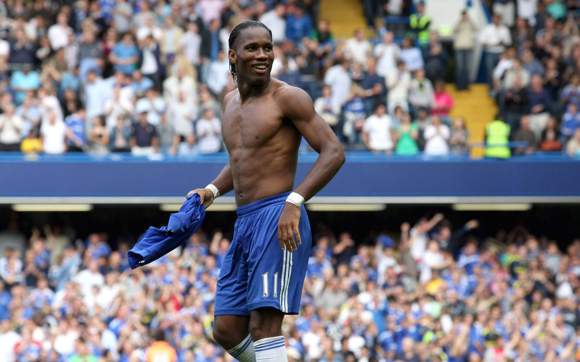 决胜时刻，莫兰特关键回合不手软，F1年度争冠之夜见证王者诞生