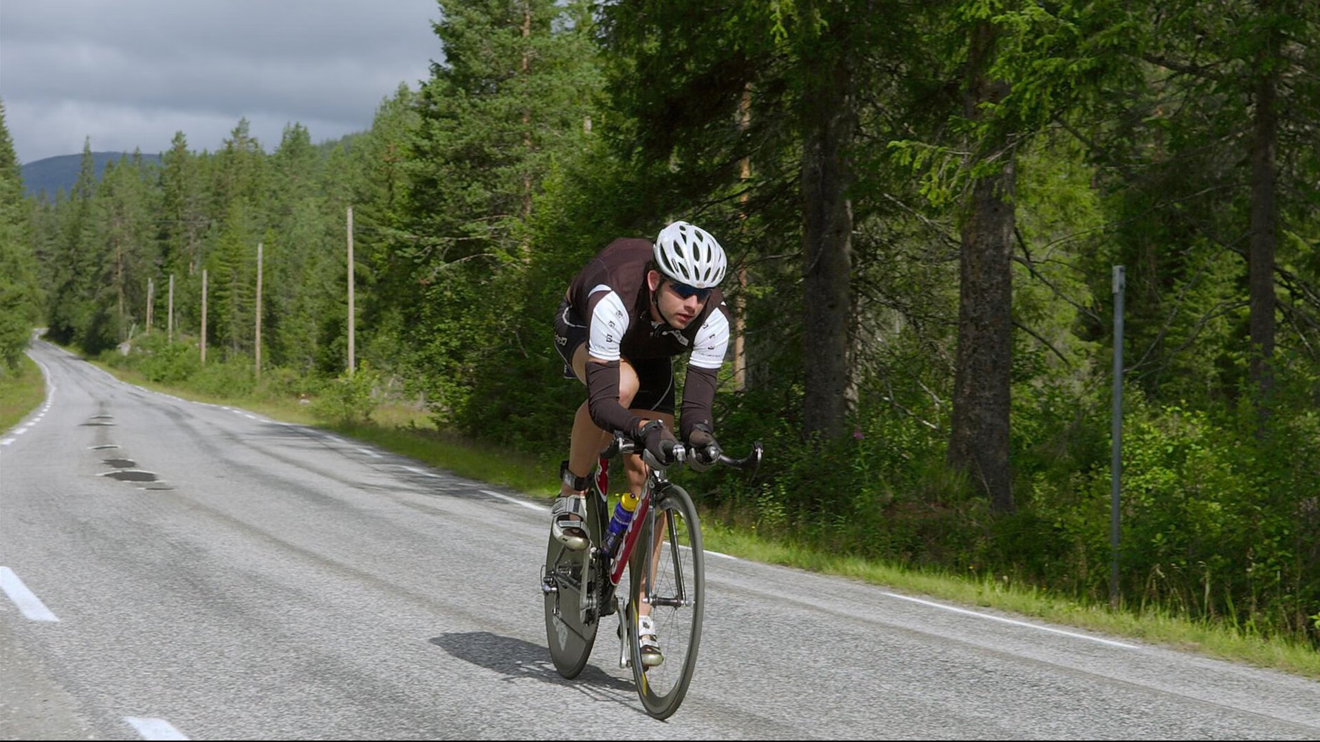 单节风暴与中场主宰，美国篮球的团队哲学与贝林厄姆的足球艺术