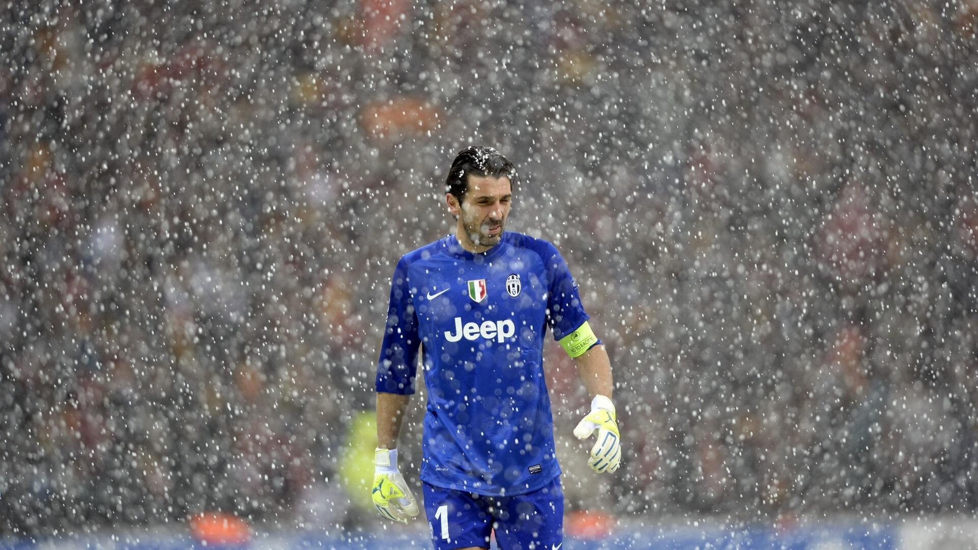 赛道上的孤勇者，塞恩斯一肩扛起全队，迈凯伦轻取索伯车队