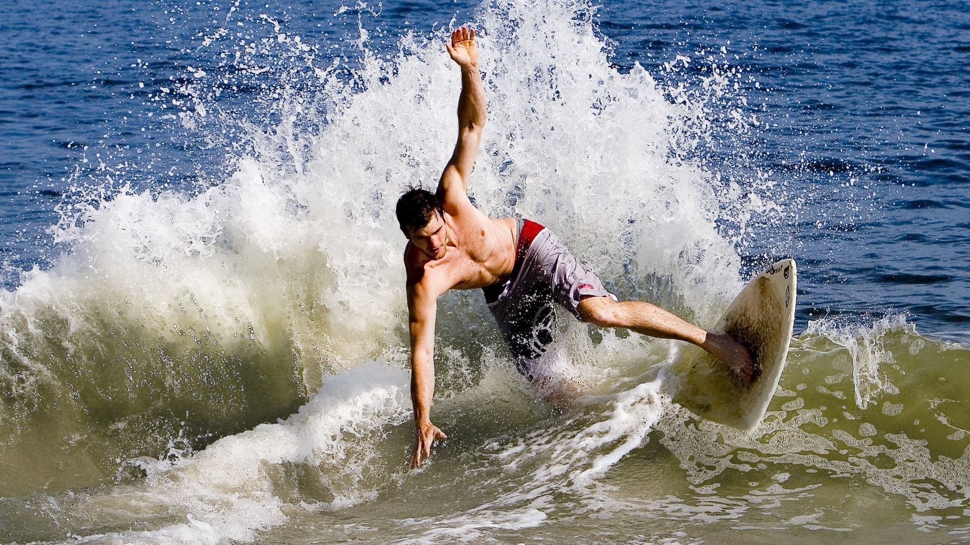 高诗岩一剑封喉！凯尔特人绝境逆转广州，诠释永不放弃的篮球魂