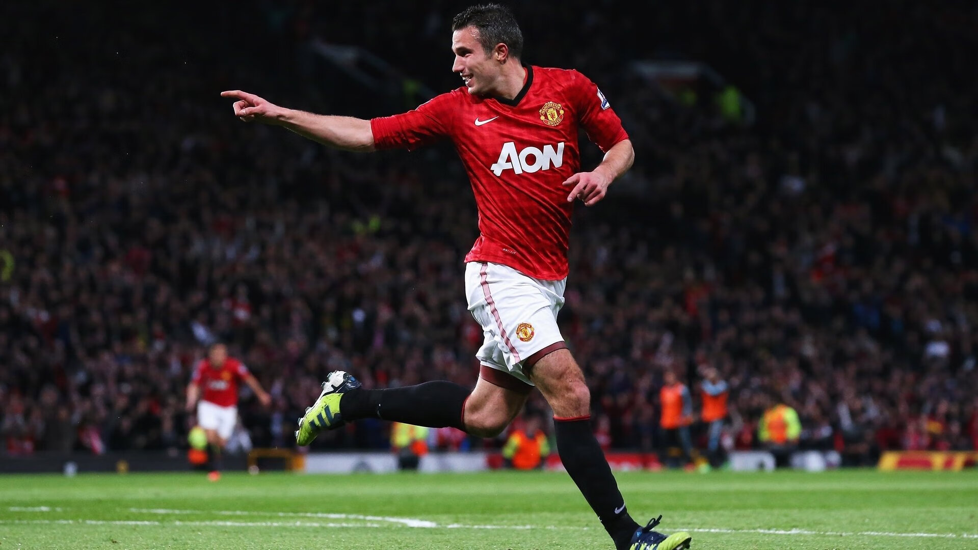 红黑军团险中求胜，梅西光芒照亮欧陆之夜